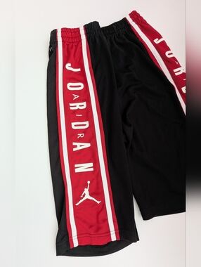 Jordan Boys' (XL/13-15 yrs) Black & Red Dri-Fit Basketball Shorts w/Brand Panels